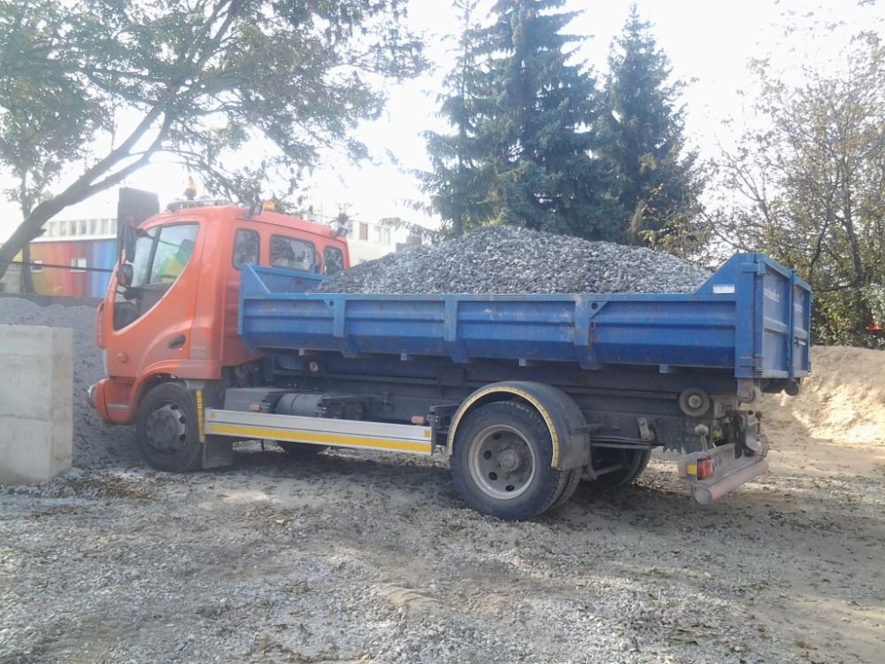 Dovoz materiálu – písek a štěrk